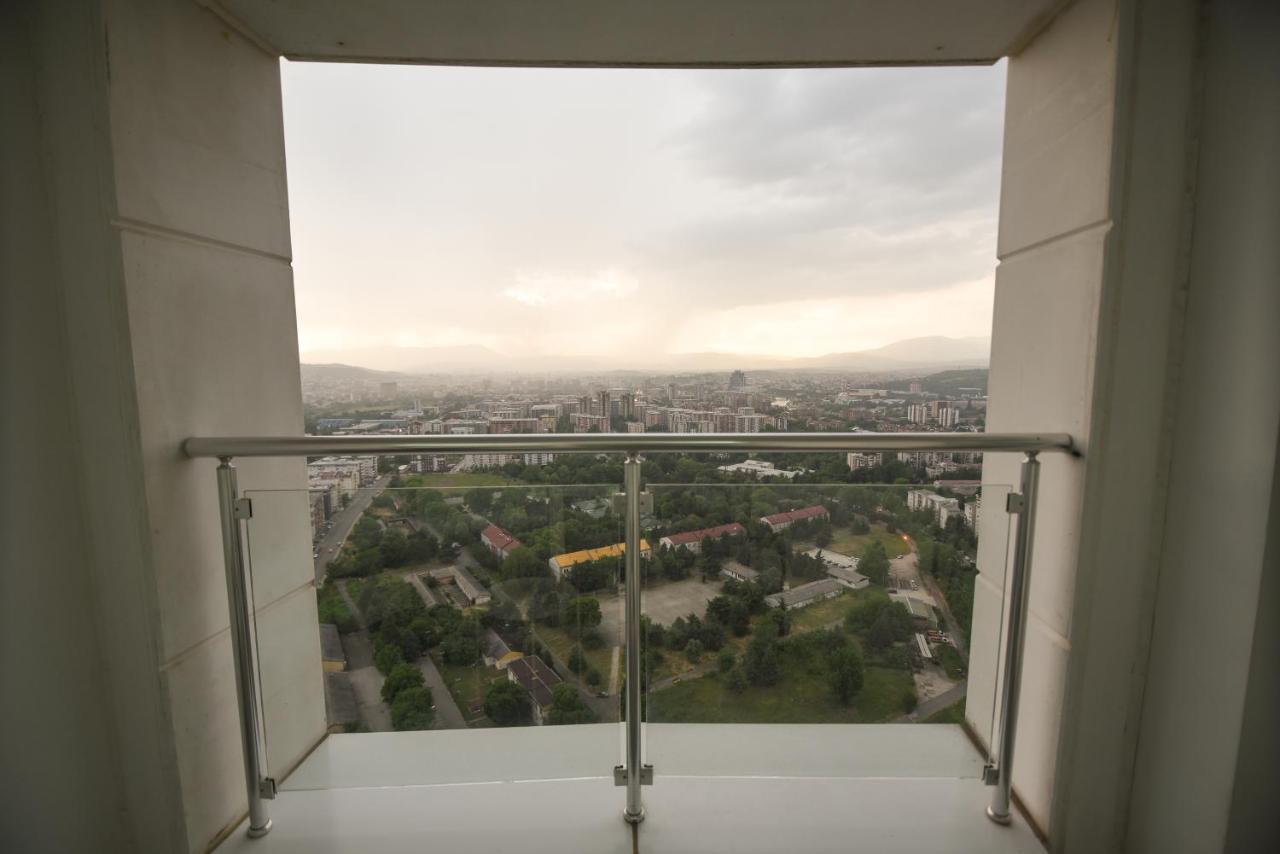 Sky Deluxe Fitness & Spa Szkopje Kültér fotó